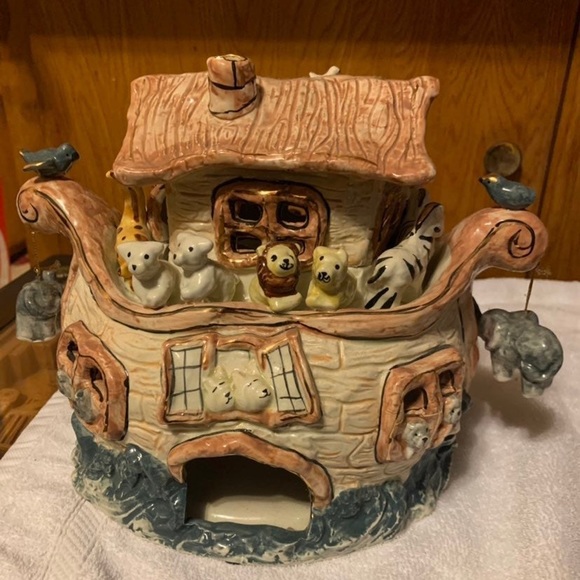 Noah's Ark Decorative Sculpture Large Ceramic - Picture 2 of 7